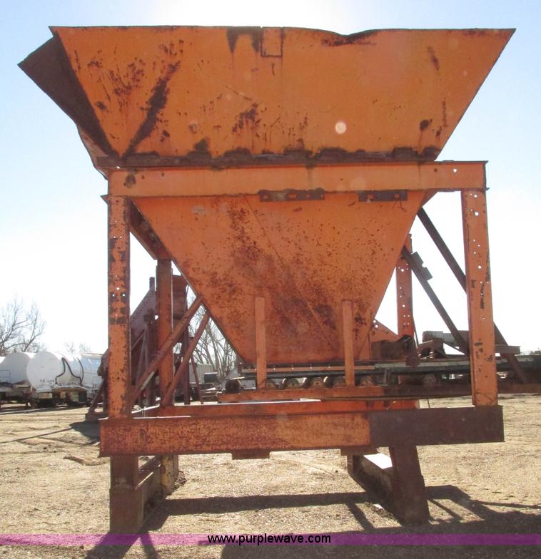 image for item G9826 Single bin aggregate hopper