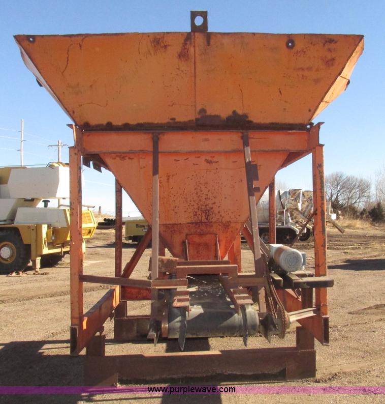 image for item G9826 Single bin aggregate hopper