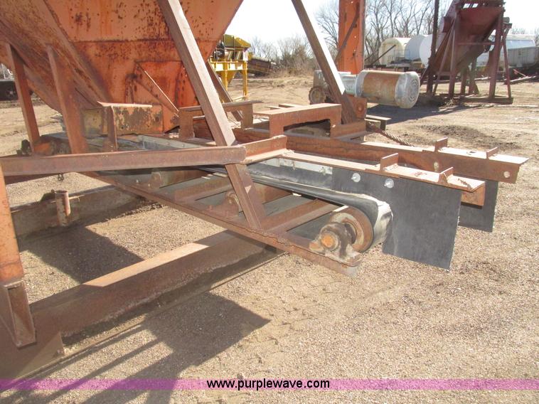 image for item G9826 Single bin aggregate hopper