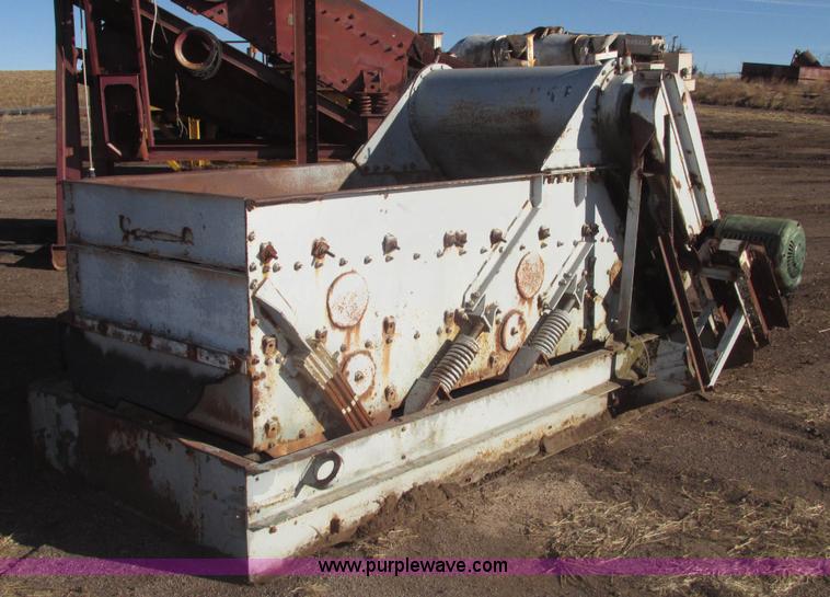 image for item G9829 Four deck vibrating screen