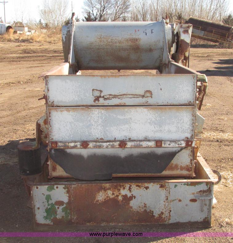 image for item G9829 Four deck vibrating screen