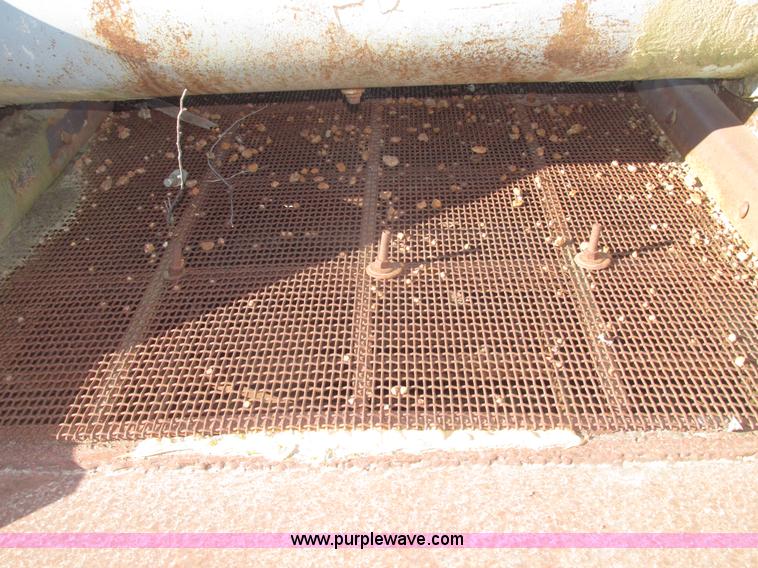 image for item G9829 Four deck vibrating screen