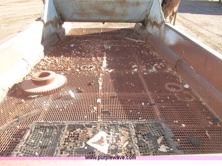 image for item G9829 Four deck vibrating screen