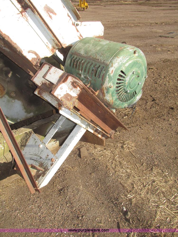 image for item G9829 Four deck vibrating screen