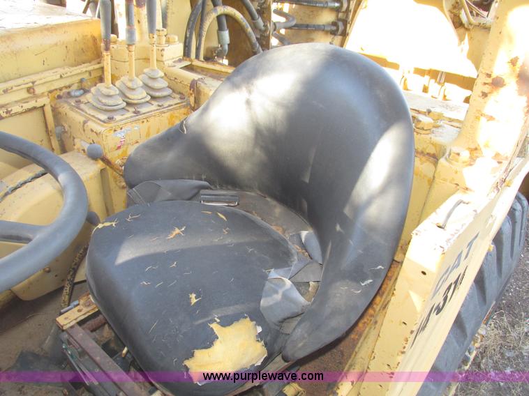 image for item G9831 1975 Caterpillar 627B elevating scraper