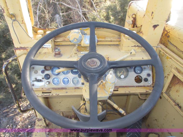 image for item G9831 1975 Caterpillar 627B elevating scraper