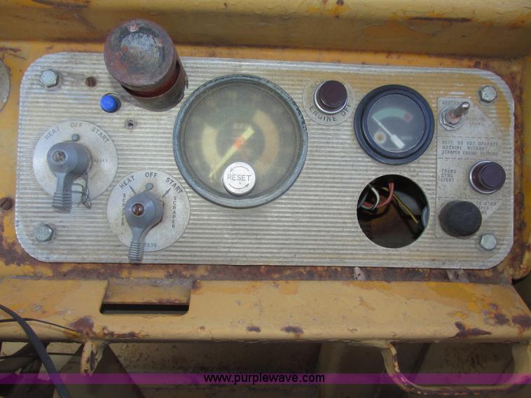 image for item G9831 1975 Caterpillar 627B elevating scraper