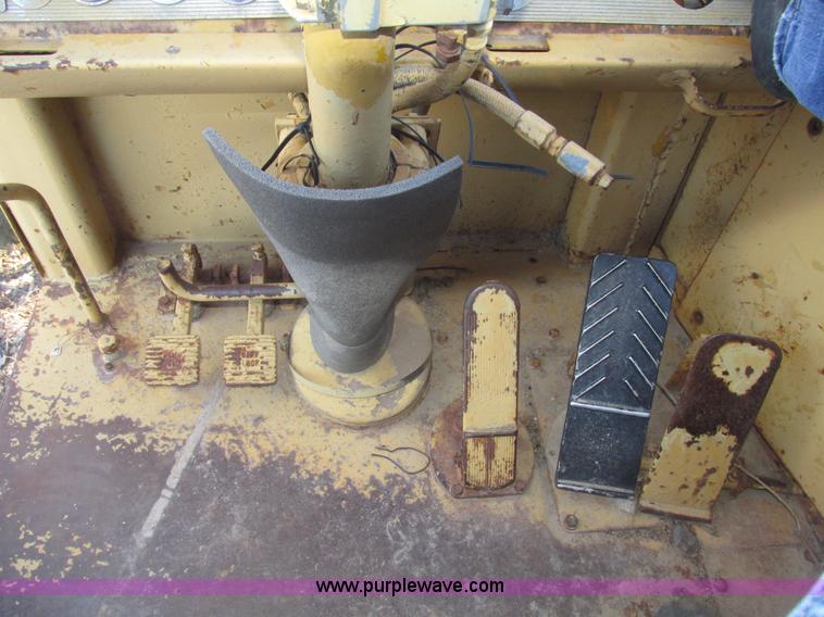 image for item G9831 1975 Caterpillar 627B elevating scraper