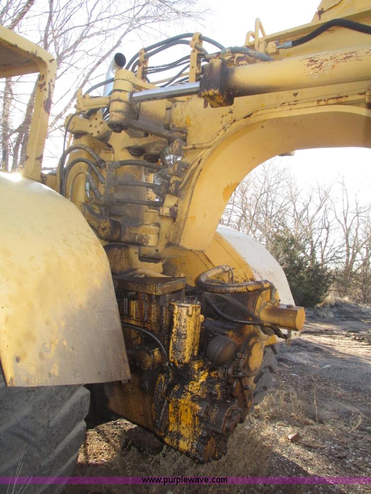 image for item G9831 1975 Caterpillar 627B elevating scraper