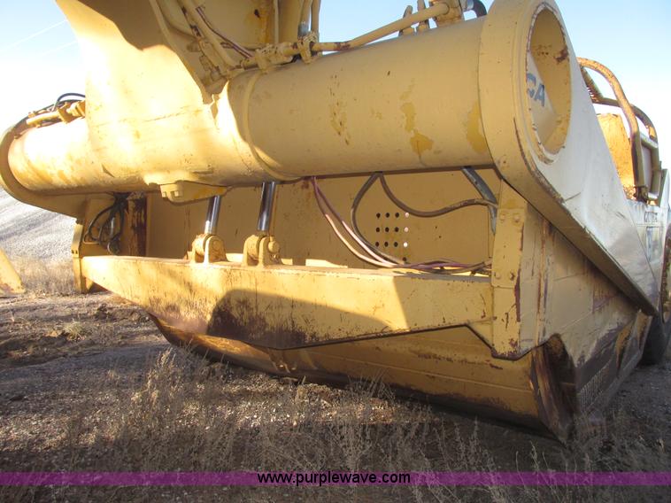 image for item G9831 1975 Caterpillar 627B elevating scraper