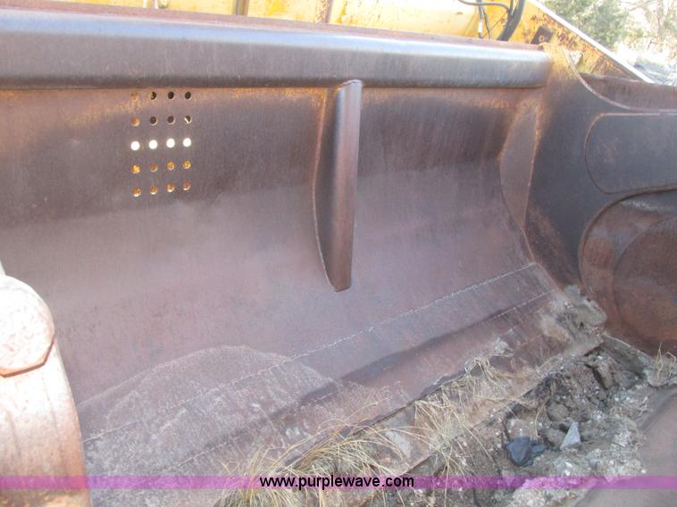 image for item G9831 1975 Caterpillar 627B elevating scraper