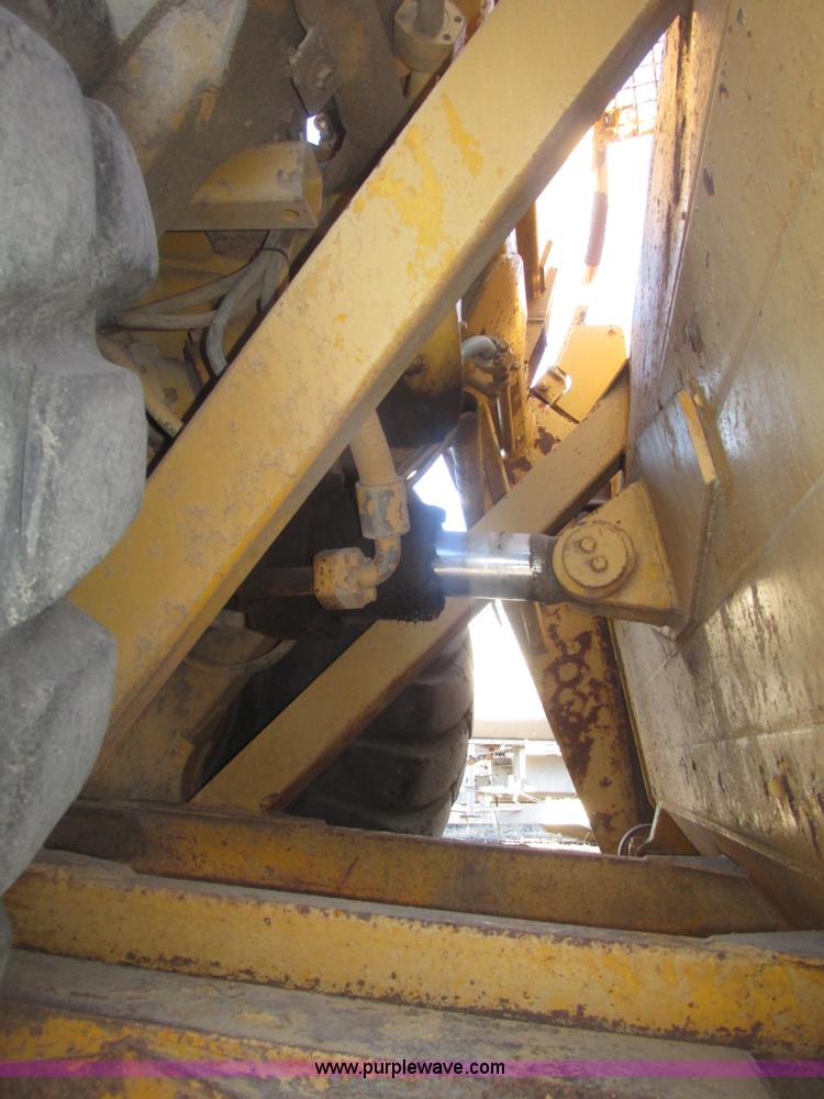 image for item G9831 1975 Caterpillar 627B elevating scraper