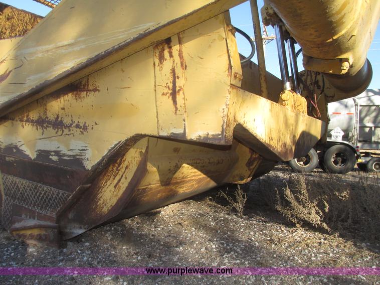 image for item G9831 1975 Caterpillar 627B elevating scraper