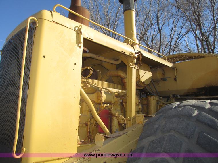 image for item G9831 1975 Caterpillar 627B elevating scraper