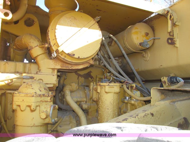 image for item G9831 1975 Caterpillar 627B elevating scraper