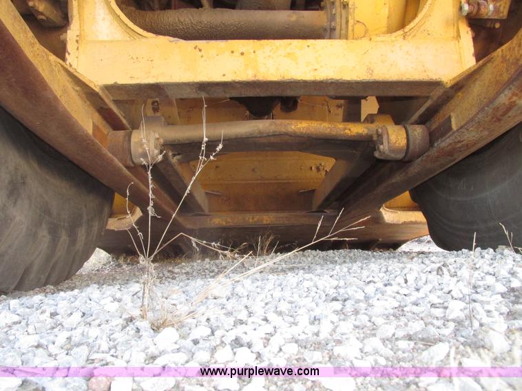 image for item G9831 1975 Caterpillar 627B elevating scraper