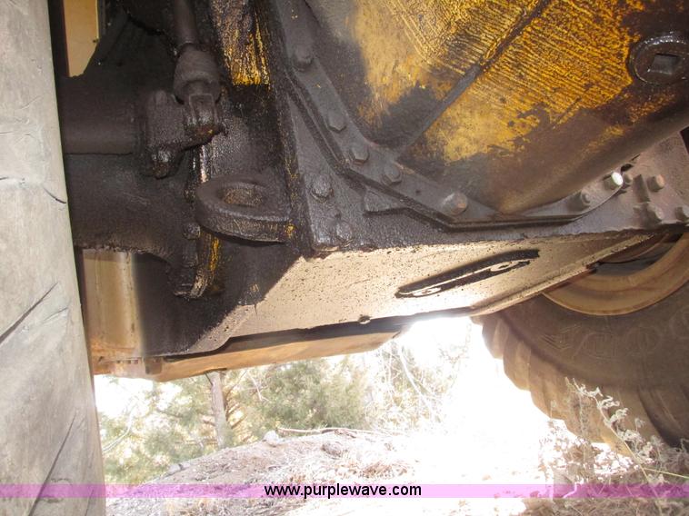 image for item G9831 1975 Caterpillar 627B elevating scraper