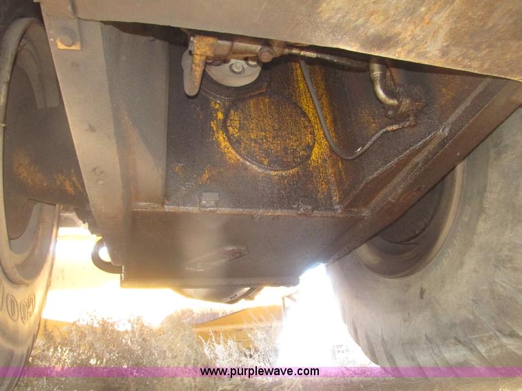 image for item G9831 1975 Caterpillar 627B elevating scraper