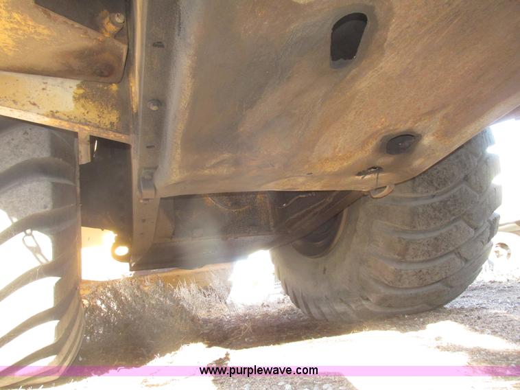 image for item G9831 1975 Caterpillar 627B elevating scraper