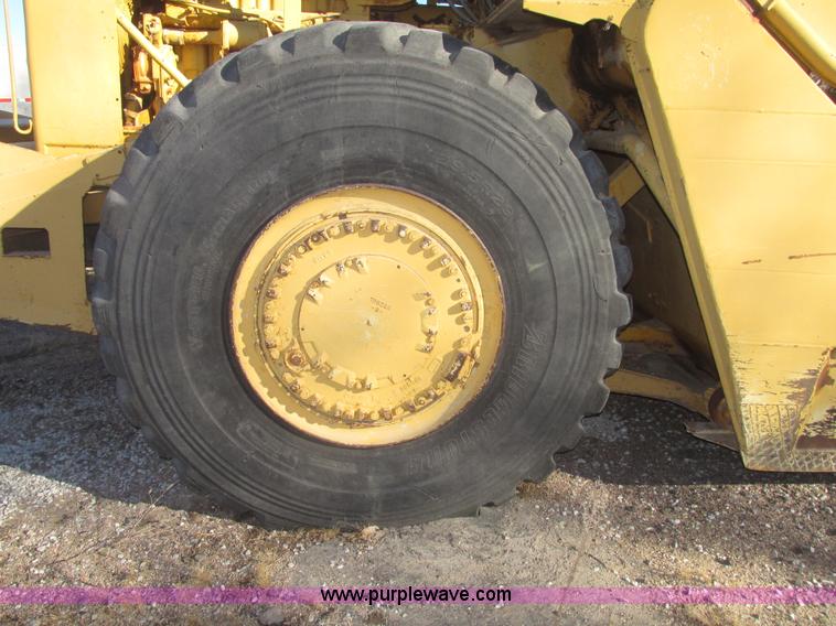 image for item G9831 1975 Caterpillar 627B elevating scraper