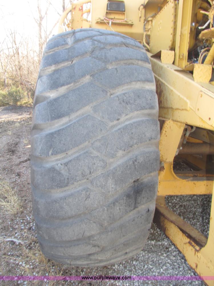 image for item G9831 1975 Caterpillar 627B elevating scraper