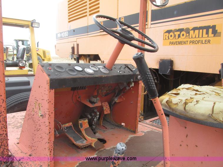 image for item G9834 Rosco RB-38 broom