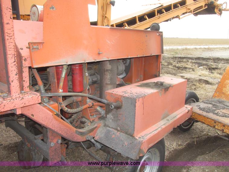 image for item G9834 Rosco RB-38 broom