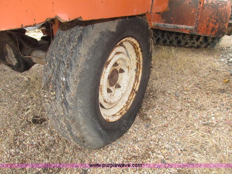 image for item G9834 Rosco RB-38 broom