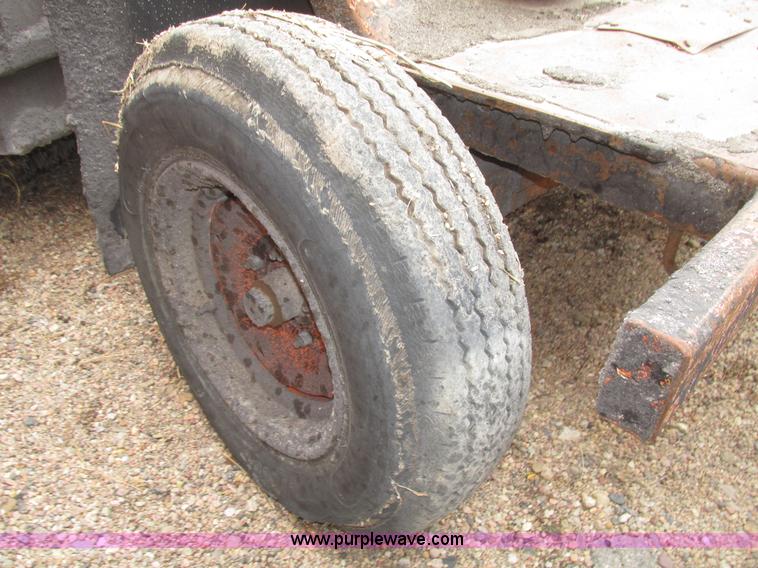 image for item G9834 Rosco RB-38 broom