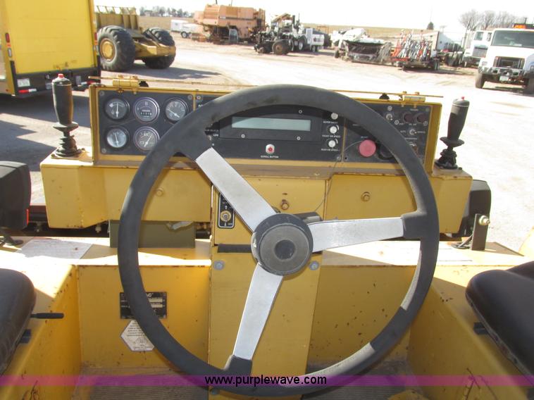 image for item G9835 2000 Hypac C778B articulated smooth double drum roller