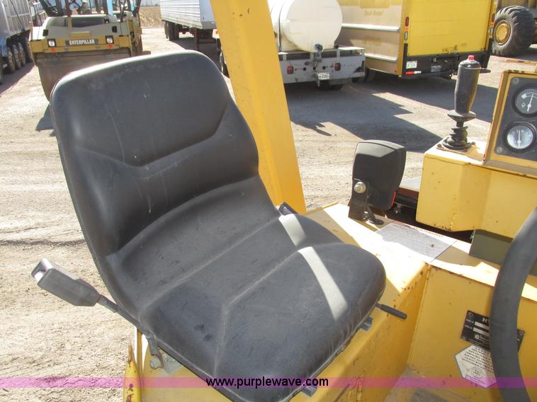 image for item G9835 2000 Hypac C778B articulated smooth double drum roller