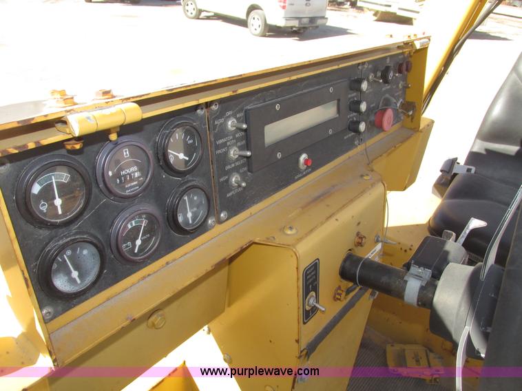 image for item G9835 2000 Hypac C778B articulated smooth double drum roller