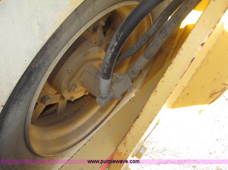 image for item G9835 2000 Hypac C778B articulated smooth double drum roller