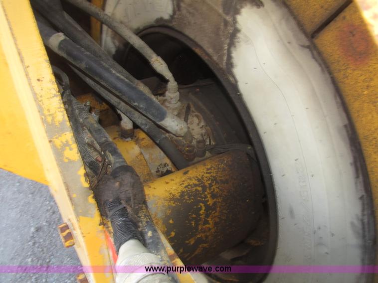 image for item G9835 2000 Hypac C778B articulated smooth double drum roller