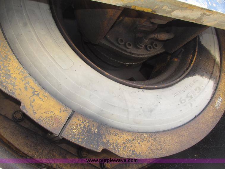 image for item G9835 2000 Hypac C778B articulated smooth double drum roller