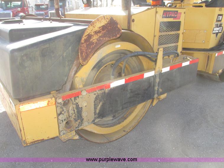 image for item G9835 2000 Hypac C778B articulated smooth double drum roller