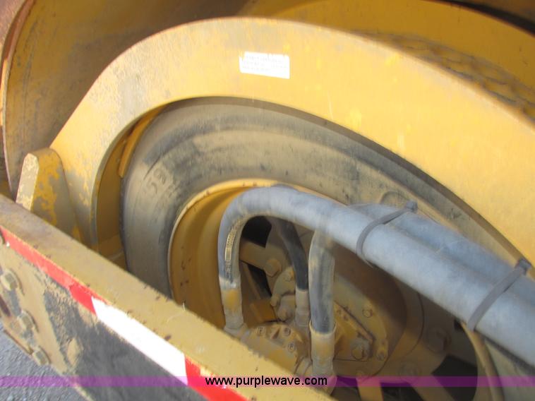 image for item G9835 2000 Hypac C778B articulated smooth double drum roller