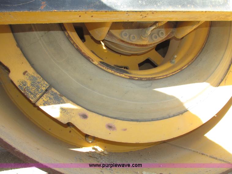 image for item G9835 2000 Hypac C778B articulated smooth double drum roller