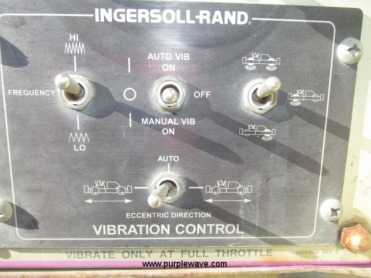 image for item G9836 1994 Ingersoll Rand DD110 articulated smooth double drum vibratory roller