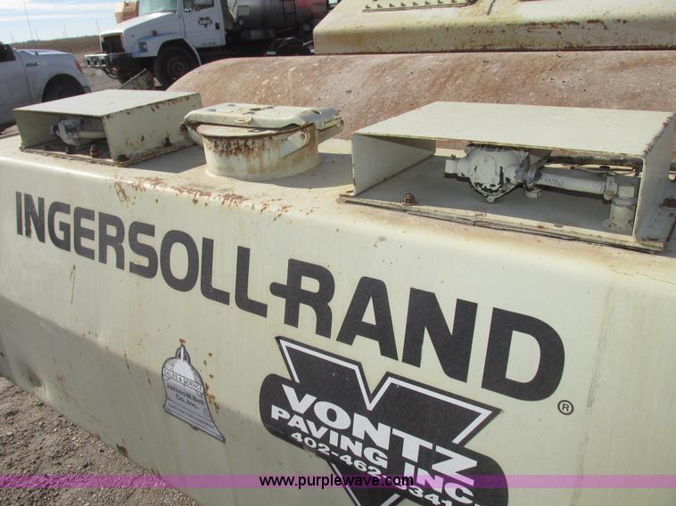 image for item G9836 1994 Ingersoll Rand DD110 articulated smooth double drum vibratory roller