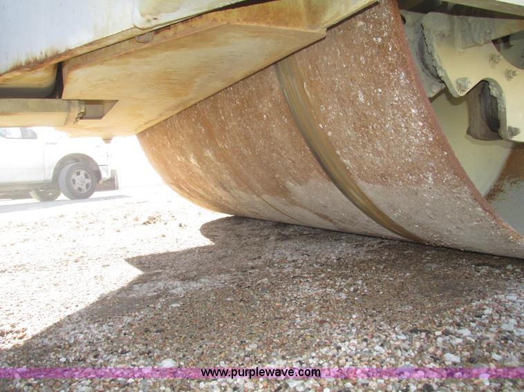 image for item G9836 1994 Ingersoll Rand DD110 articulated smooth double drum vibratory roller