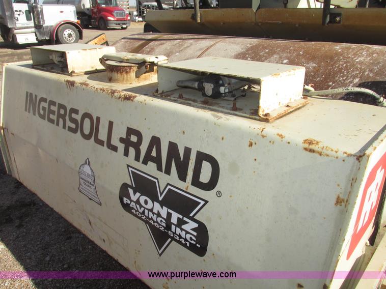 image for item G9836 1994 Ingersoll Rand DD110 articulated smooth double drum vibratory roller