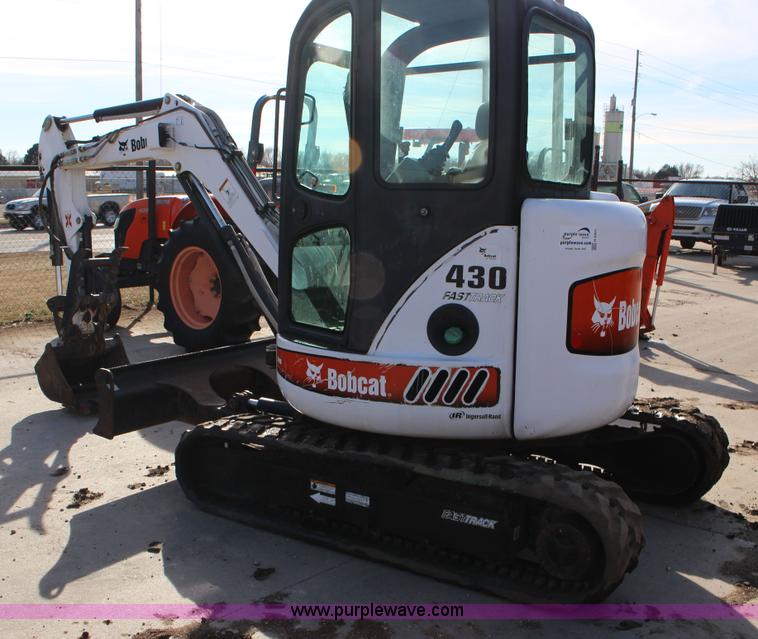 image for item H2001 2006 Bobcat 430G ZHS compact excavator