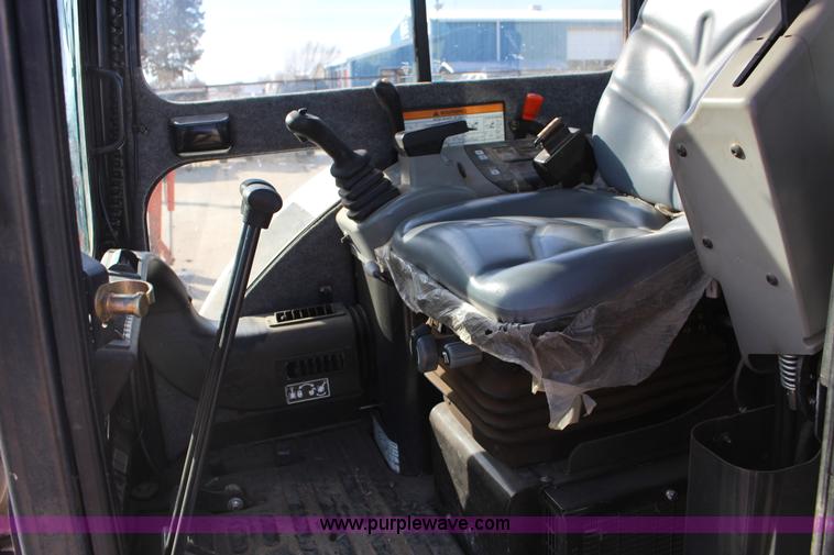 image for item H2001 2006 Bobcat 430G ZHS compact excavator