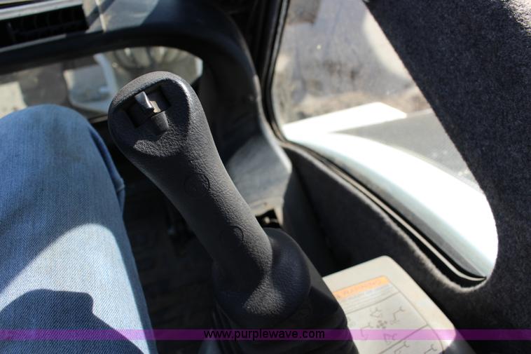 image for item H2001 2006 Bobcat 430G ZHS compact excavator