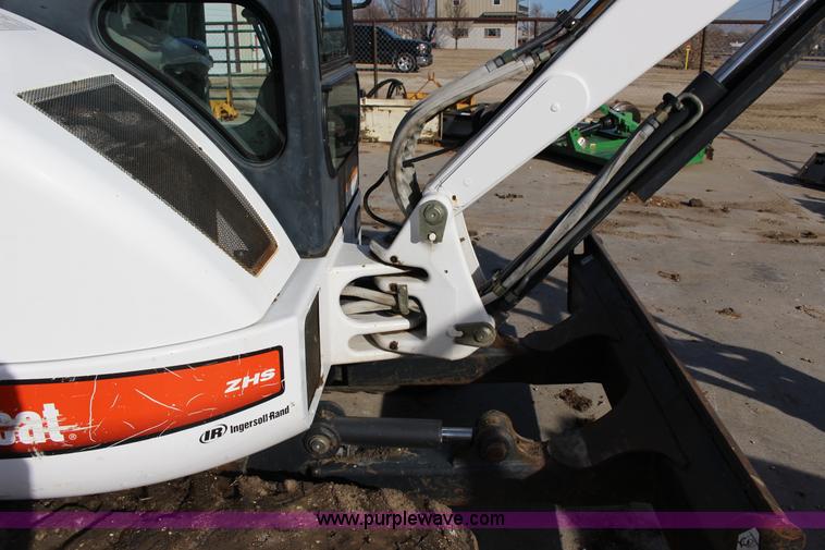 image for item H2001 2006 Bobcat 430G ZHS compact excavator