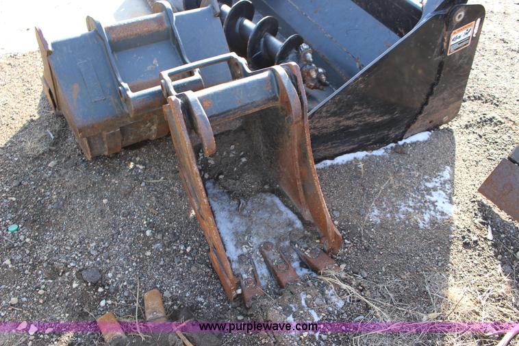 image for item H2001 2006 Bobcat 430G ZHS compact excavator