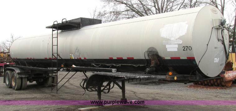 image for item H7572 1992 Etnyre asphalt tanker trailer