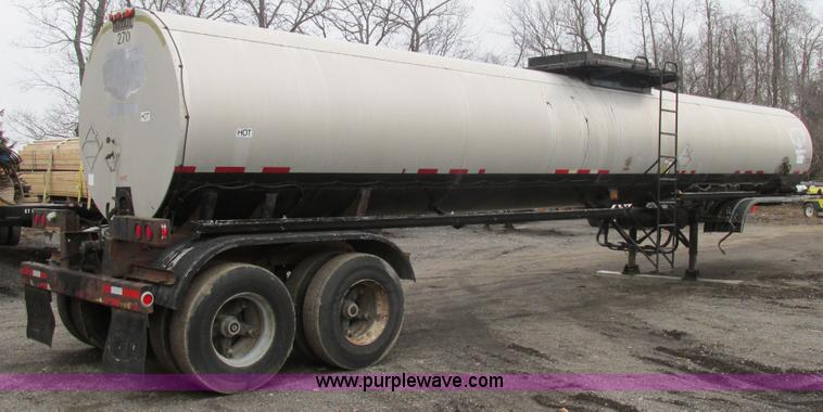 image for item H7572 1992 Etnyre asphalt tanker trailer