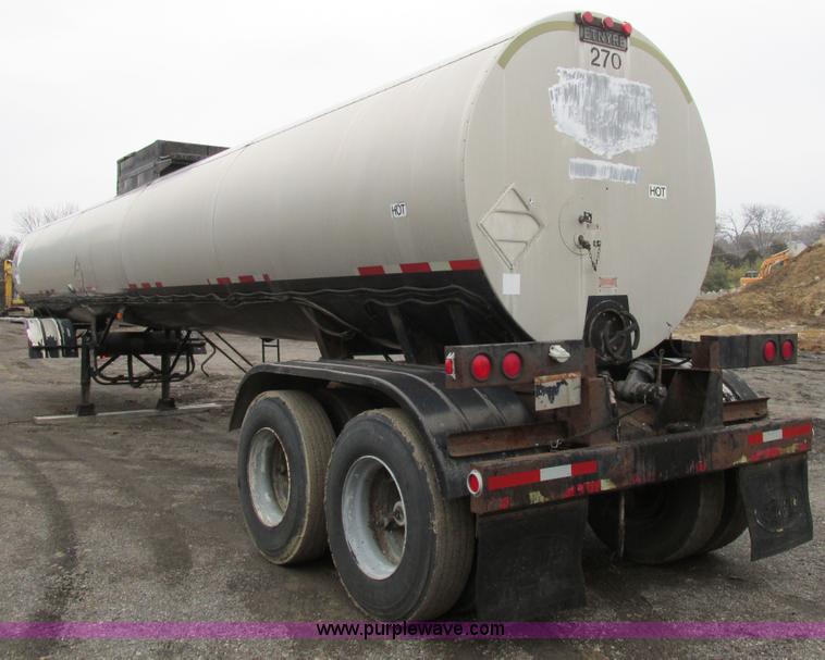 image for item H7572 1992 Etnyre asphalt tanker trailer